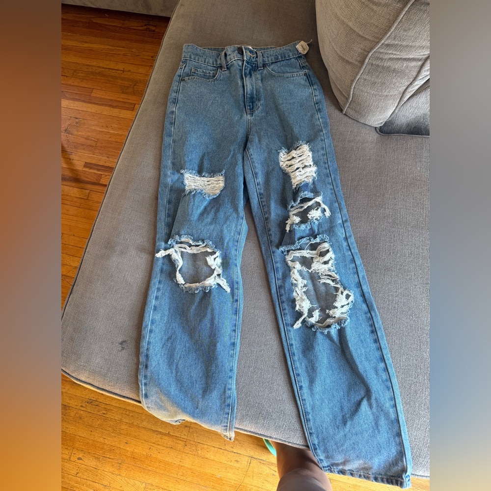 Tilly’s Medium washed baggy jeans